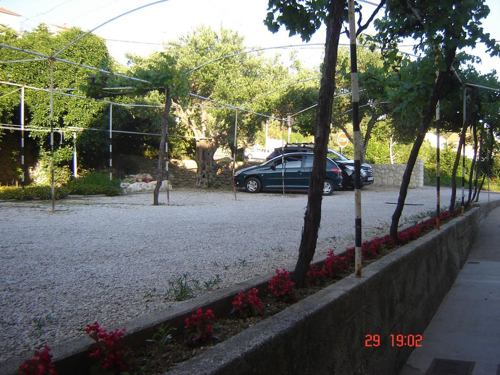 Apartments & Rooms Brna Banjol Exterior foto