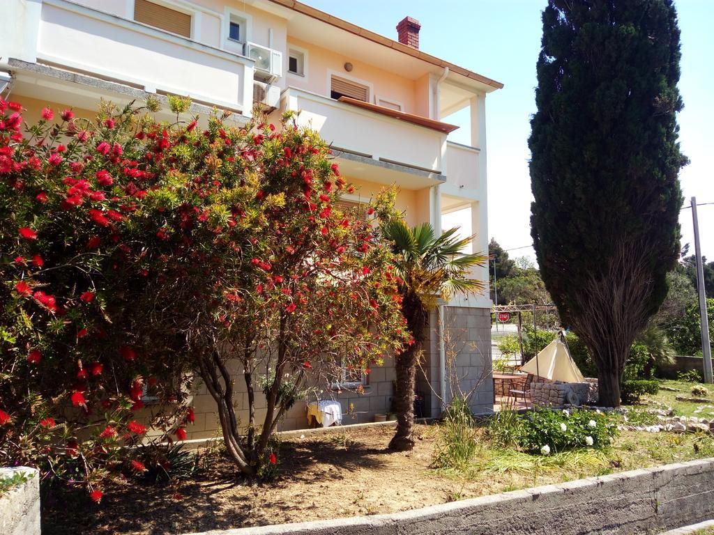 Apartments & Rooms Brna Banjol Exterior foto
