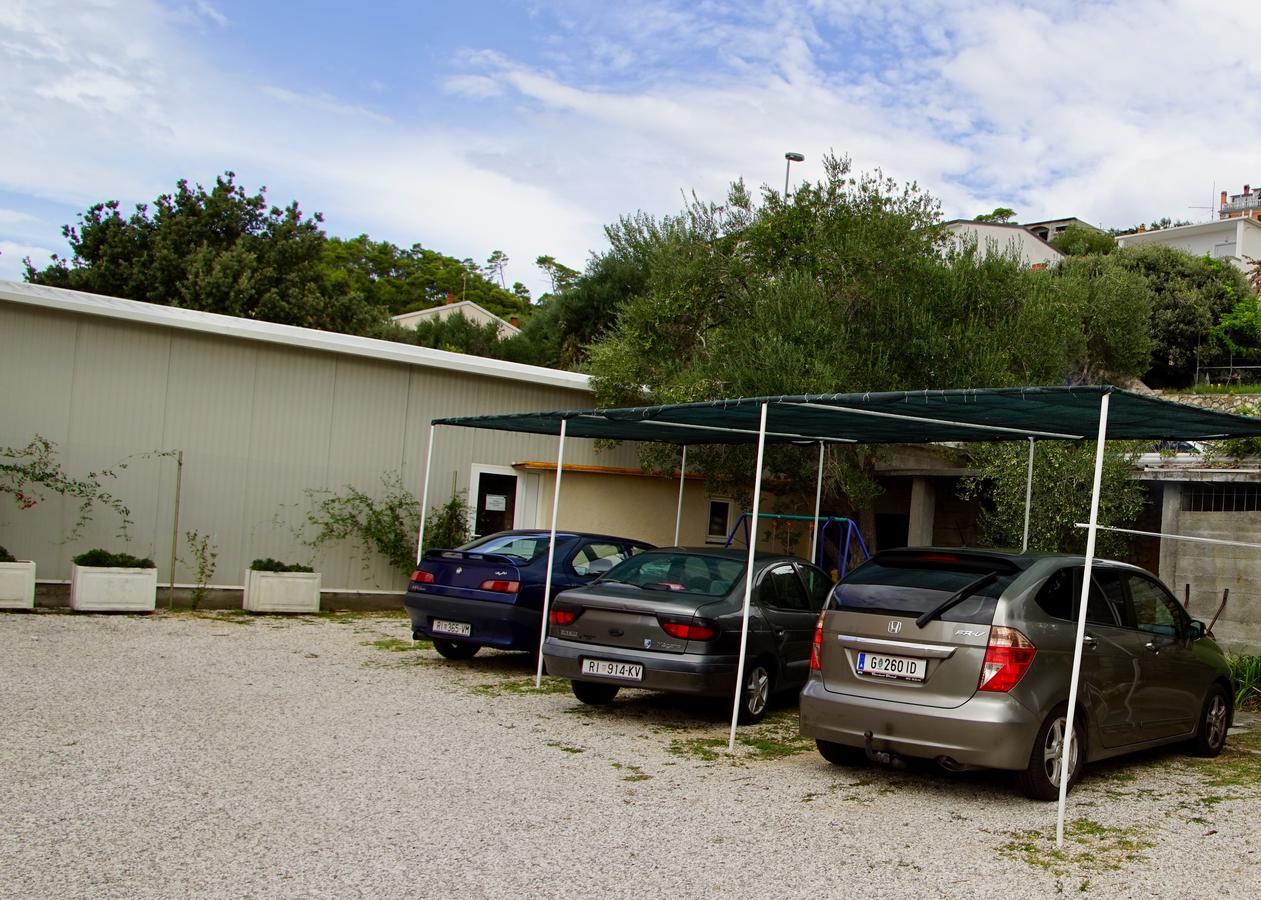 Apartments & Rooms Brna Banjol Exterior foto